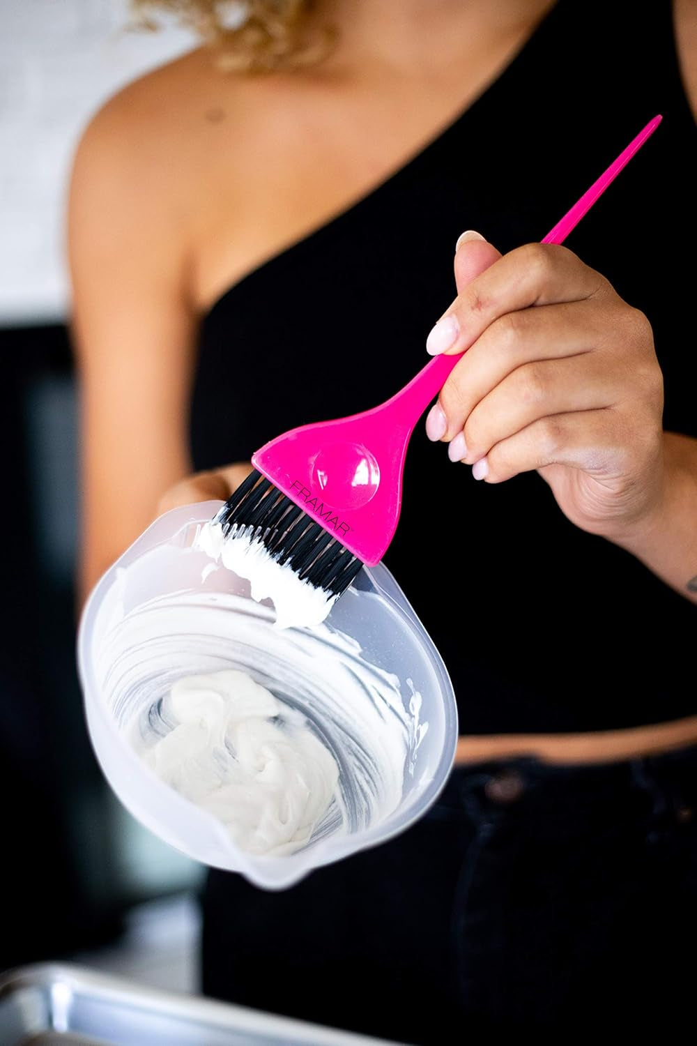 Classic Hair Color Brush – Hair Dye Brushes for Hair Stylist, Hair Coloring Applicator Brush Tools, Tint Brushes for Hair Color - Pink